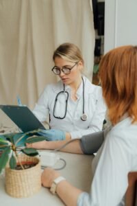 Hypertension ICD-10 Codes: Primary, Secondary, CKD Combinations, and What Gets Claims Denied